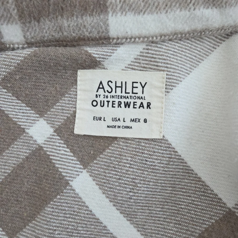 Ashley By 26 International Outerwear Tan and Cream Plaid Vest Size Large - Picture 5 of 5